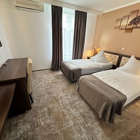 Hotel Neon Тімішоара Екстер'єр фото