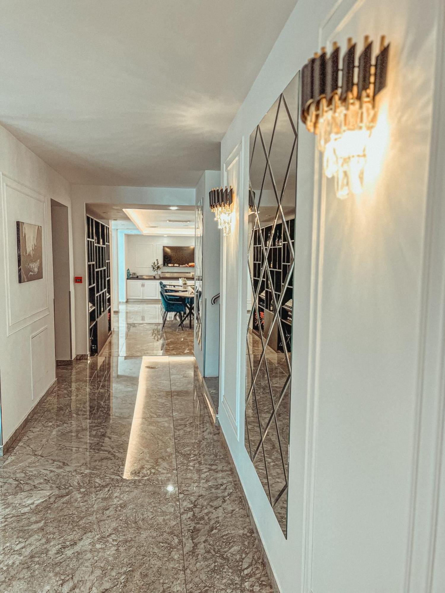 Hotel Neon Тімішоара Екстер'єр фото